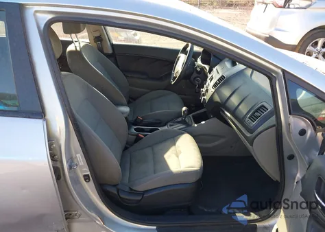 2015 Kia Forte Lx z USA, uszkodzony, nr VIN KNAFK4A68F5292407